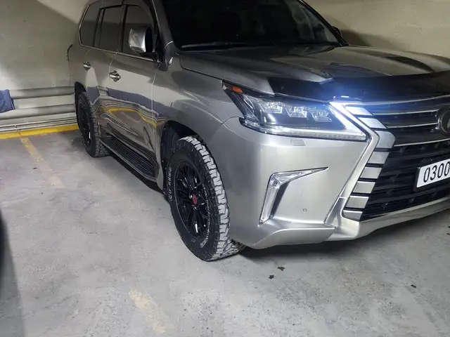 Lexus LX 570