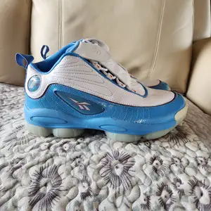Шинэ reebok i3, Улаанбаатар — Сүхбаатар — 10-р хороо