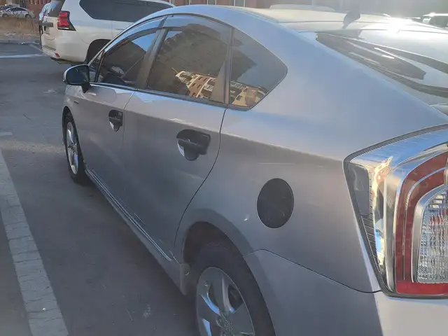 Toyota Prius 30