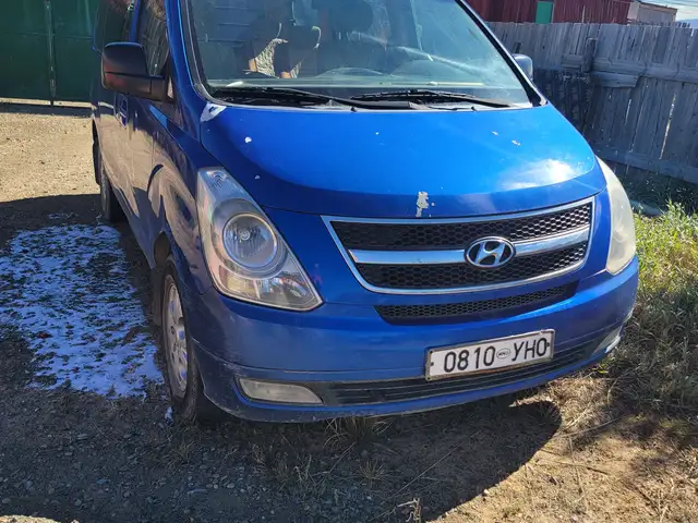 Hyundai Starex