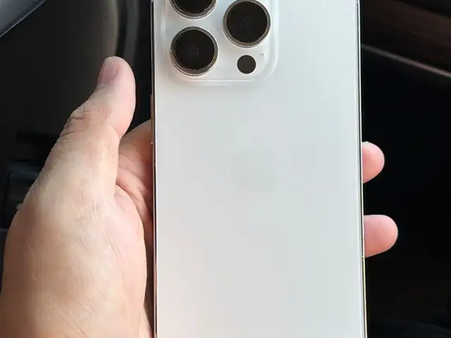Apple iPhone 14 Pro, 256 gb, Silver, Улаанбаатар — Баянгол — 12-р хороо