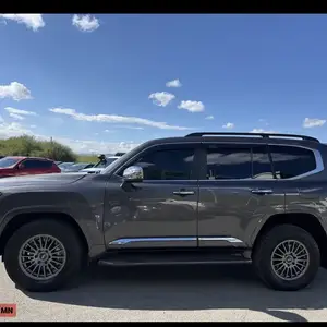Toyota Land Cruiser 300