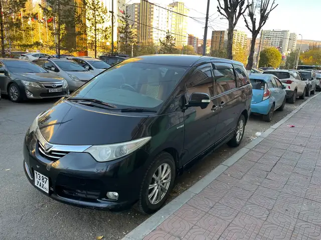 Toyota Estima