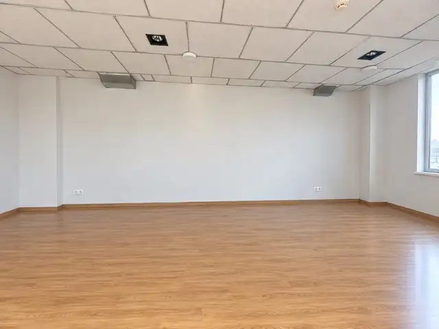 Сбд компьютер моллын 12 давхарт 45м2 оффис, Улаанбаатар — Сүхбаатар — 9-р хороо