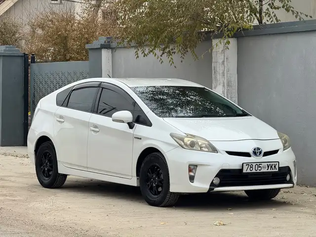 Toyota Prius 30