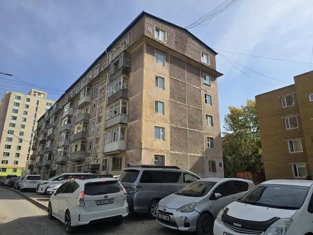 Жуковт гал тогоо тусдаа 3 өрөө байр 77м2, Улаанбаатар — Баянзүрх — 15-р хороолол