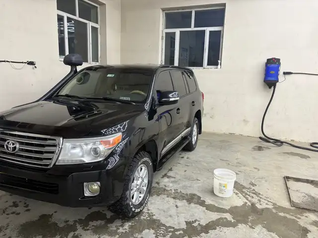 Toyota Land Cruiser 200