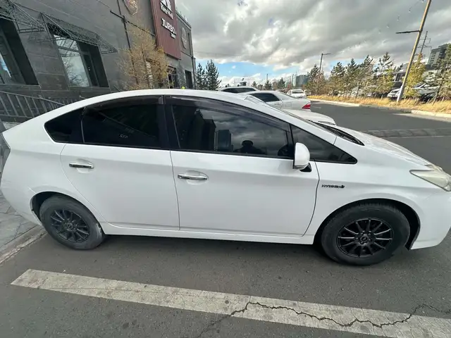 Toyota Prius 30