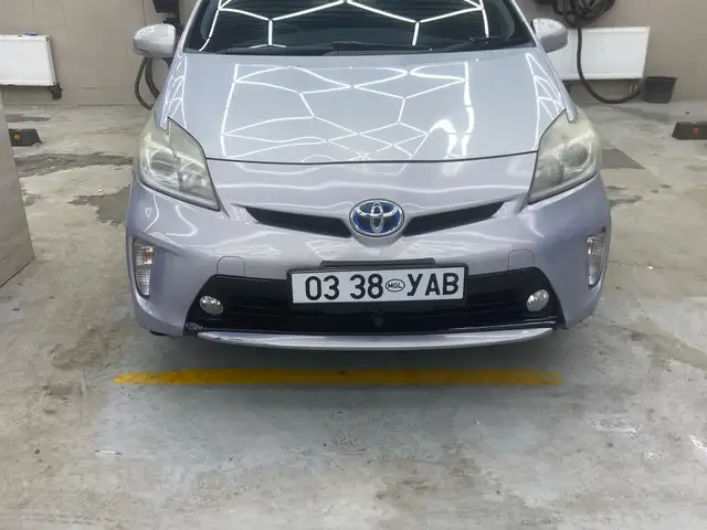 Toyota Prius 30