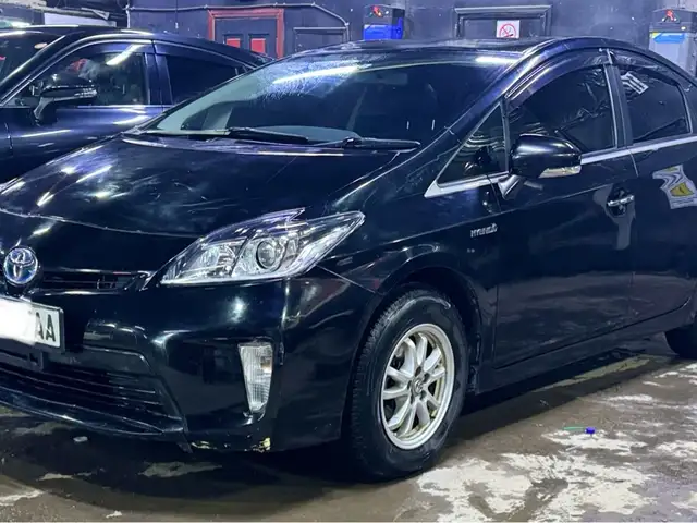 Toyota Prius 30