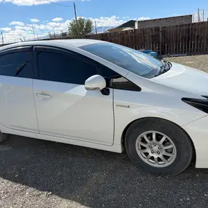 Toyota Prius 30