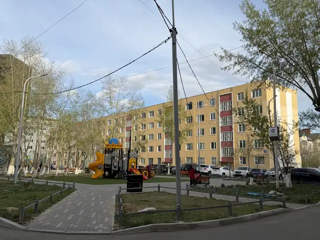 Баянгол зочид буудлын баруун урд 3 өрөө байр 72m2, Улаанбаатар — Сүхбаатар — 220 мянгат