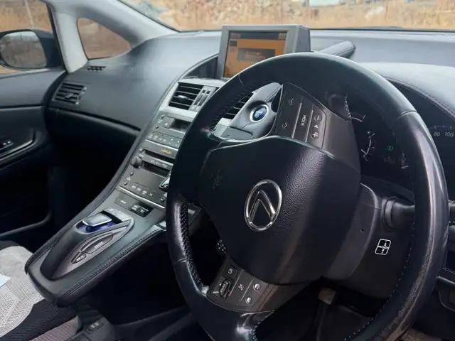Lexus HS