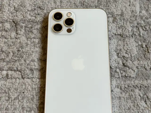 Apple iPhone 12 Pro, 128 gb, Silver, Улаанбаатар — Баянгол — Нарны хороолол