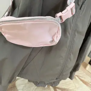 Lululemon crossbody bag, Улаанбаатар — Хан-Уул — 18-р хороо