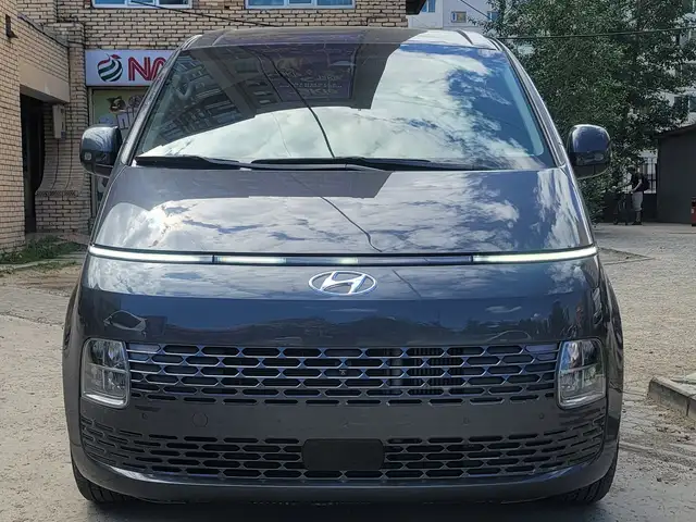Hyundai Starex