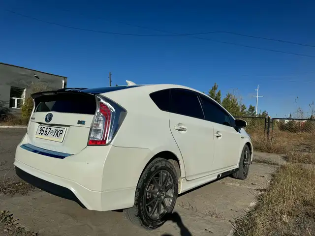 Toyota Prius 30