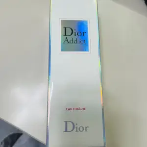 Dior addict, Улаанбаатар — Хан-Уул — Marshall town