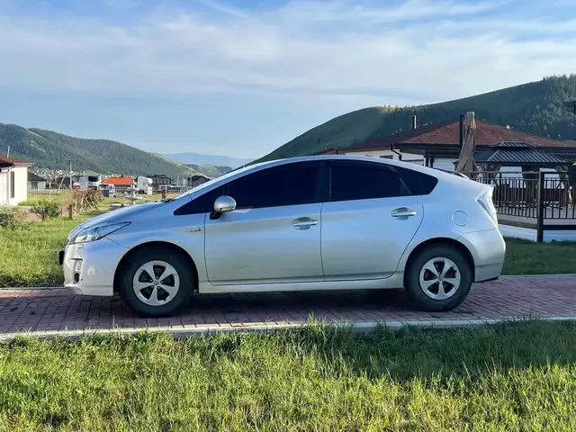 Toyota Prius 30