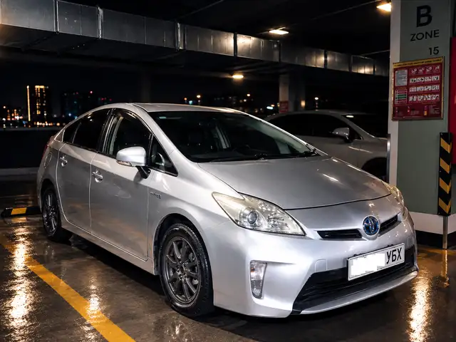 Toyota Prius 30