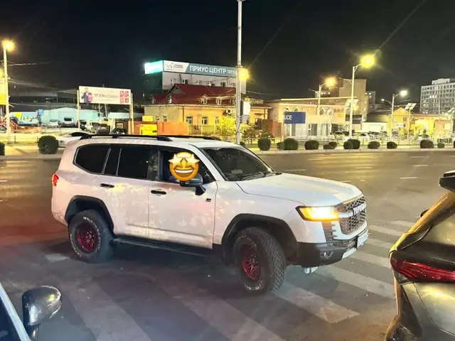 Toyota Land Cruiser 300