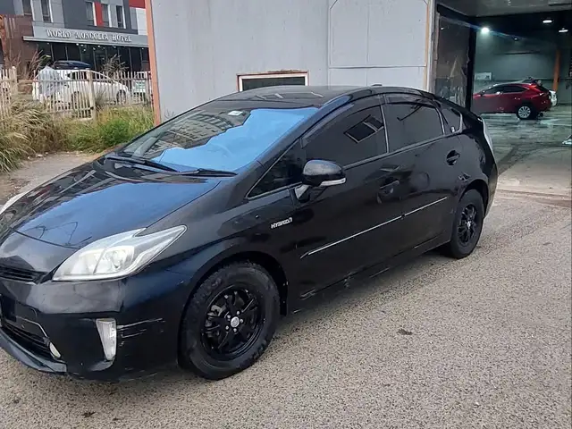 Toyota Prius 30
