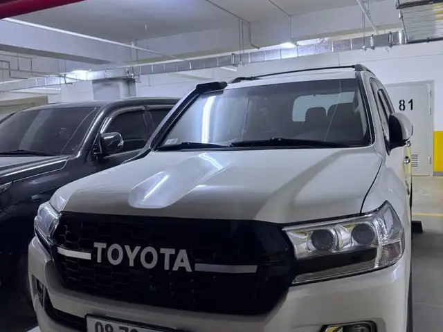 Toyota Land Cruiser 200
