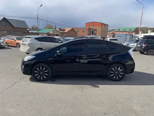 Toyota Prius 30