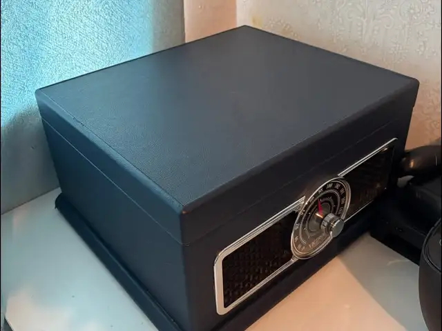 Америкийн Victrola Брендийн пянз тоглуулагчийг, пянзнуудтай нь хамт, Улаанбаатар — Хан-Уул — 24-р хороо
