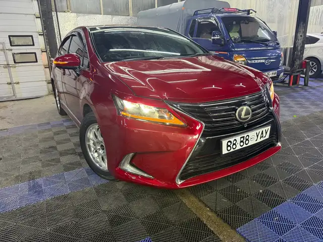 Lexus HS
