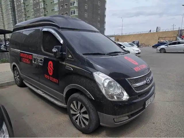 Hyundai Starex