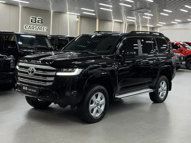 Toyota Land Cruiser 300