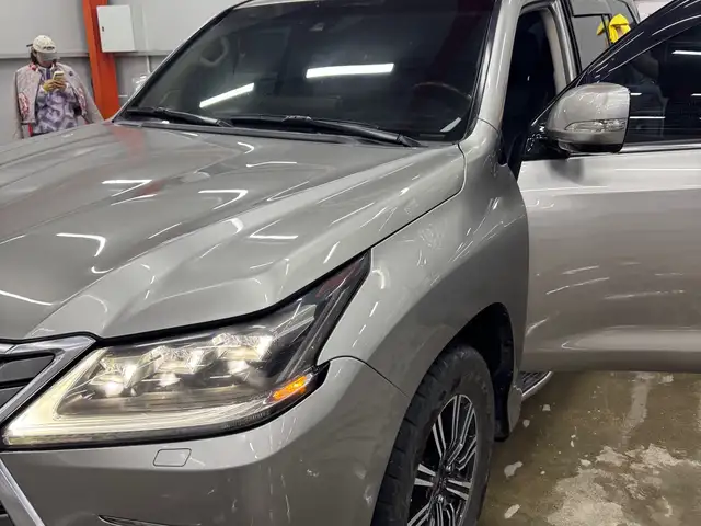 Lexus LX 570