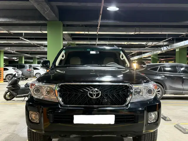 Toyota Land Cruiser 200