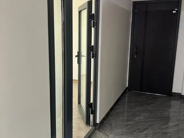 Амгалан хүнсний захаас зүүн тийш 1.8км зайтай, зам дагуу, 30мкв ажлын байр, Улаанбаатар — Баянзүрх — 23-р хороо