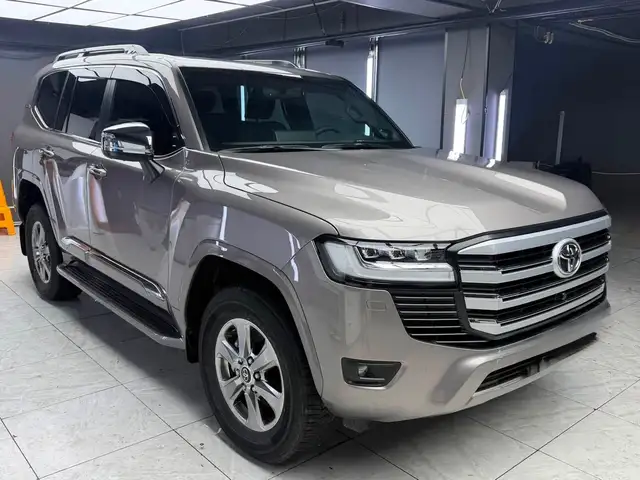 Toyota Land Cruiser 300