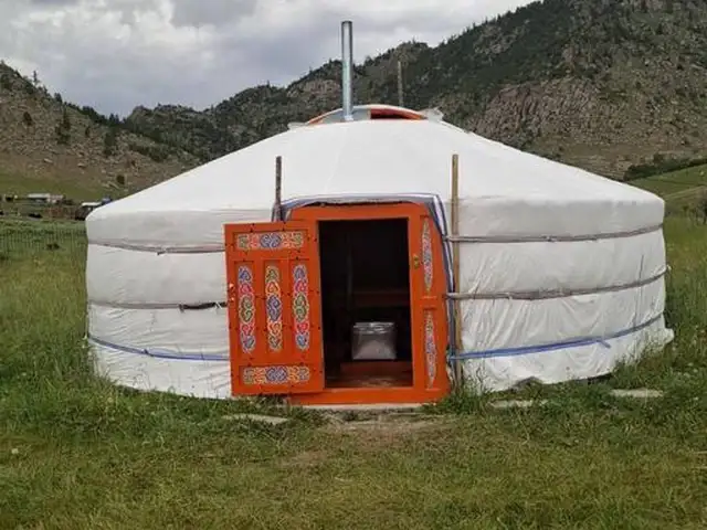Өвөрхангайн уянгын гэр, Улаанбаатар — Сүхбаатар — Бэлх