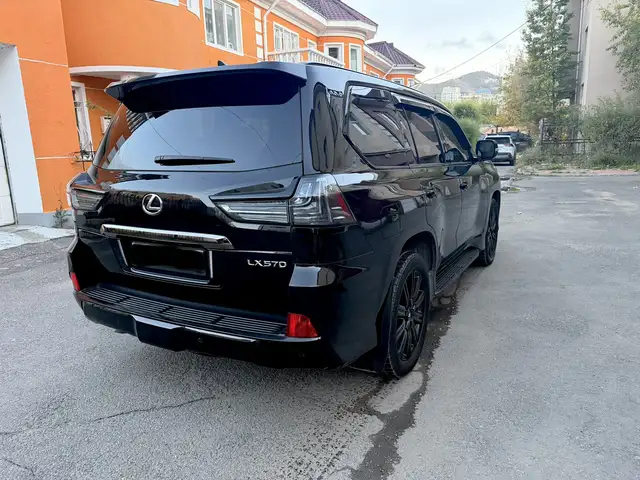 Lexus LX 570