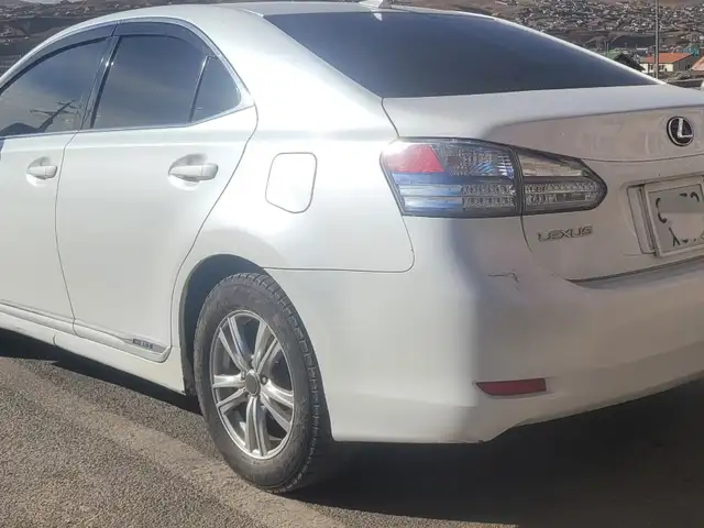 Lexus HS