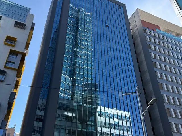 Хотын яг төв цэг blue sky tower ийн хажууд байрлах meru tower т 55.39 m2 байр, Улаанбаатар — Сүхбаатар — 1-р хороо