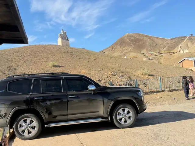 Toyota Land Cruiser 300