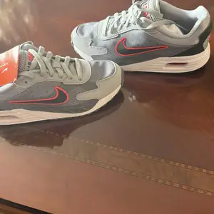 Nike puuz, Улаанбаатар — Сүхбаатар — Их тойруу