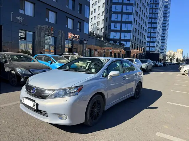 Lexus HS