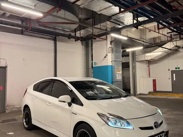 Toyota Prius 30