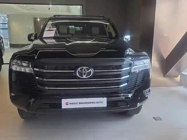 Toyota Land Cruiser 300