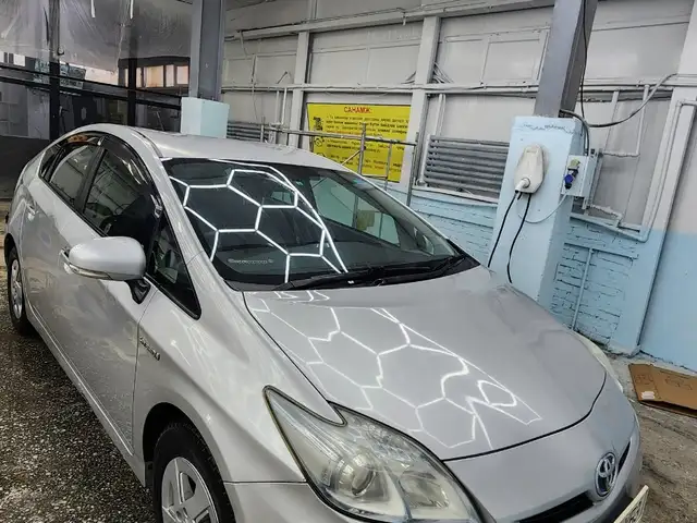 Toyota Prius 30