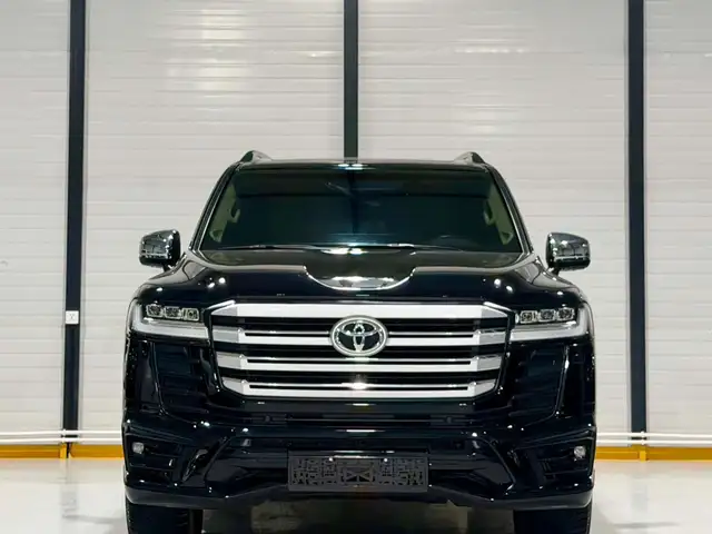 Toyota Land Cruiser 300