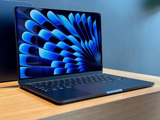 Apple 13.6, Apple M4, 16 GB RAM, 512 GB, Улаанбаатар — Баянзүрх — Натур худалдааны төв