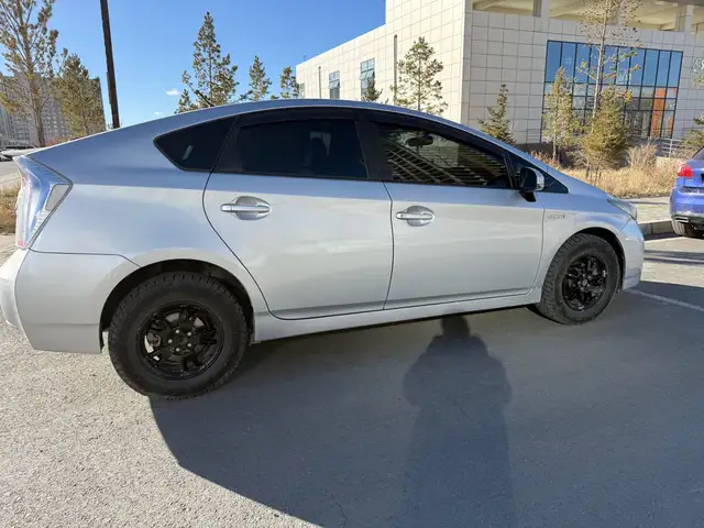 Toyota Prius 30