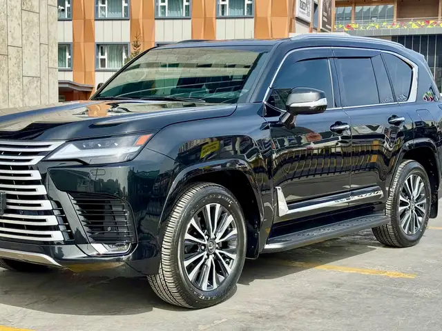 Lexus LX 600